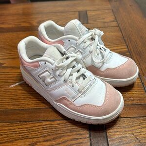 Girls new balance pink and white 550